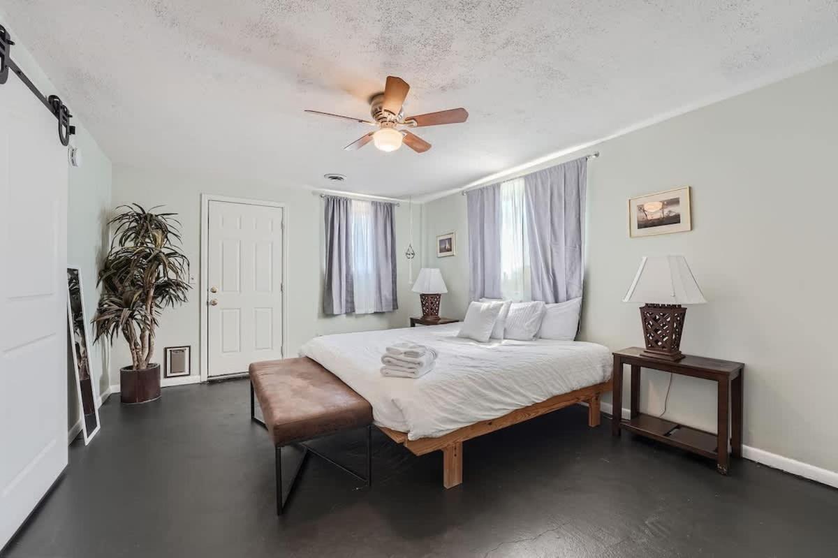 Pet-friendly 3br In Park Hill Extended Family Holiday home