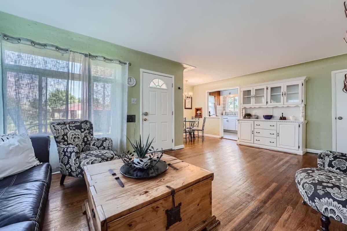 Pet-friendly 3br In Park Hill Extended Family *