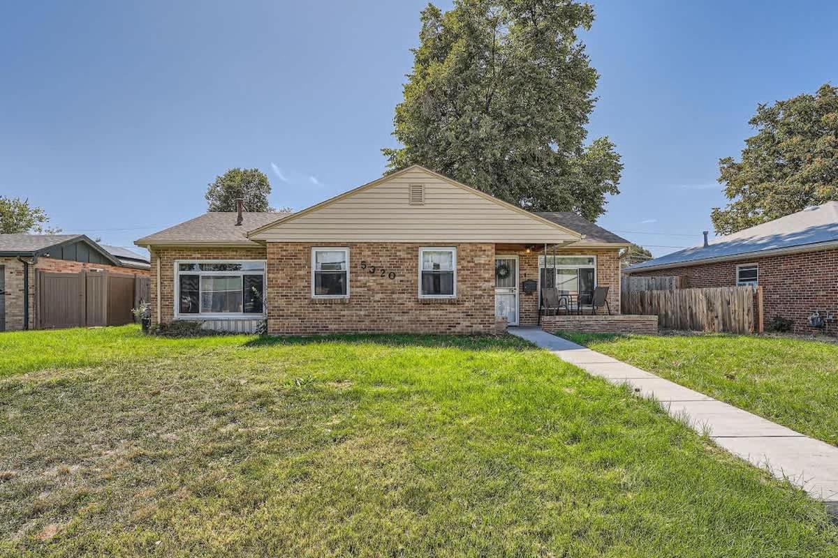 Pet-friendly 3br In Park Hill Extended Family Holiday home